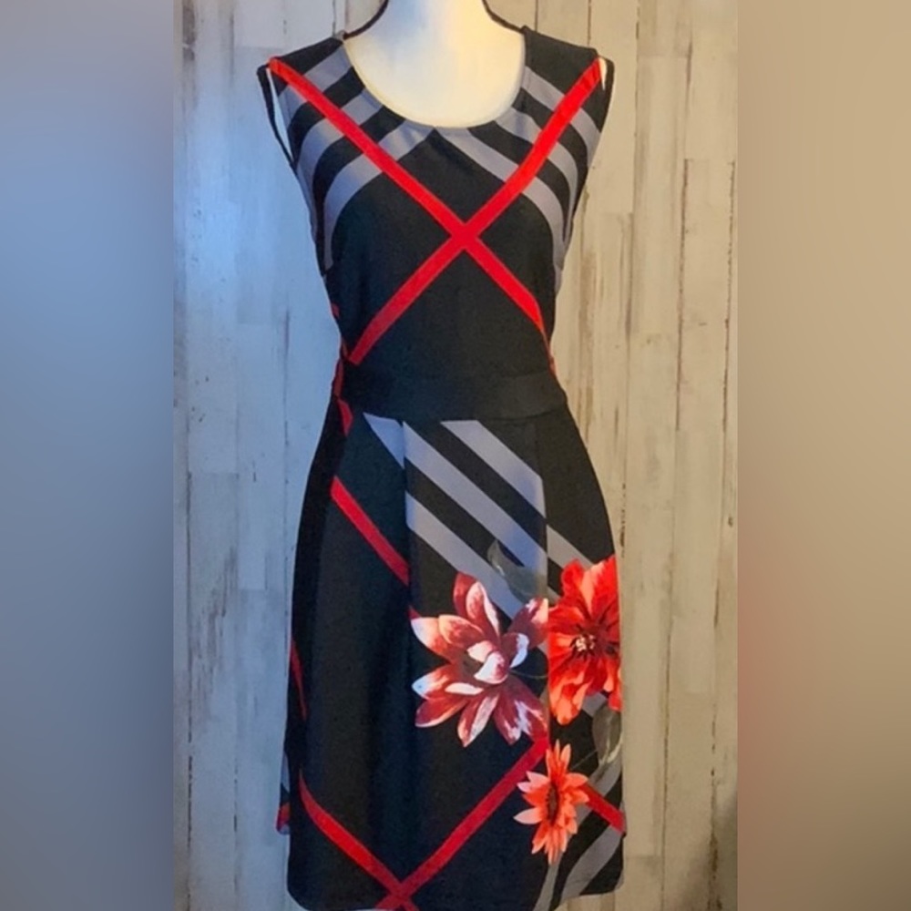 Venus Sleeveless Dress Petite